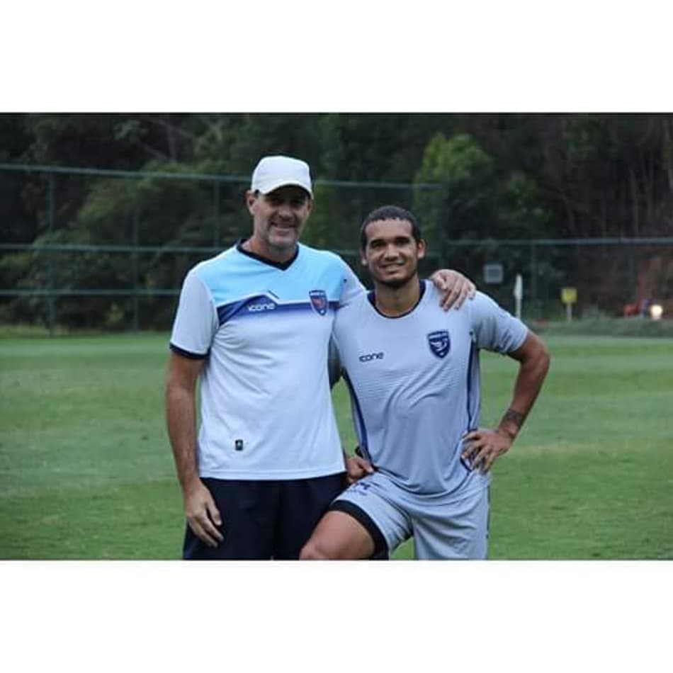 Revelado no Atlético-MG, volante conta com interesse da Chapecoense