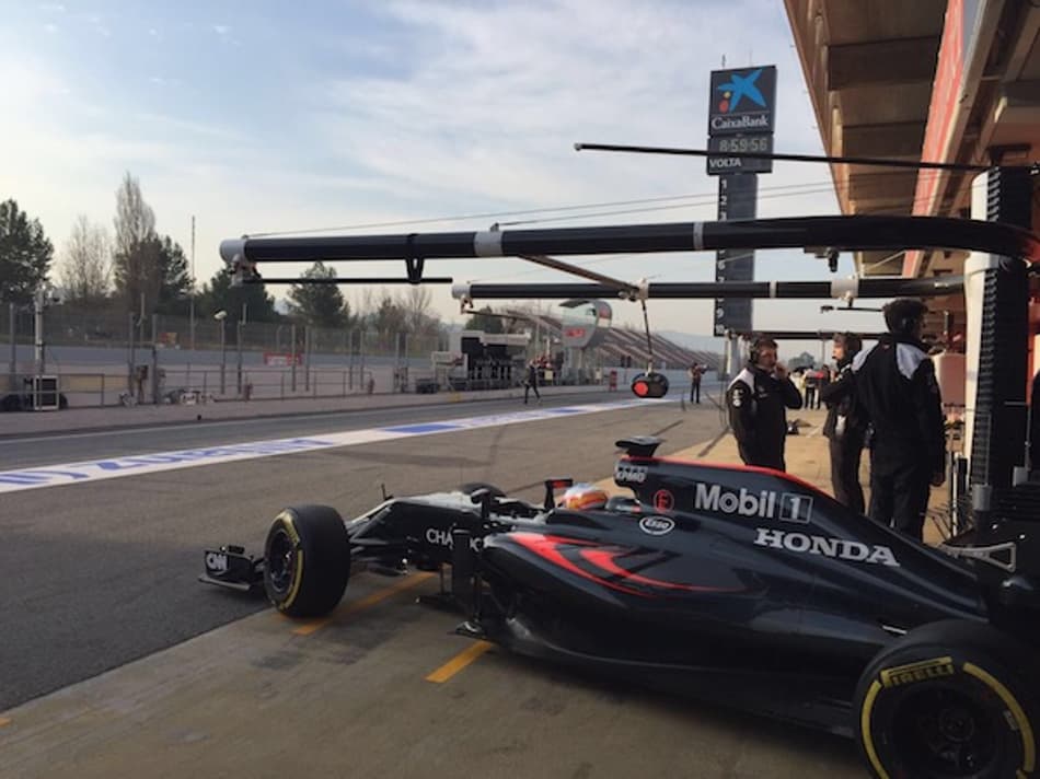 McLaren perde dia por conta de vazamento