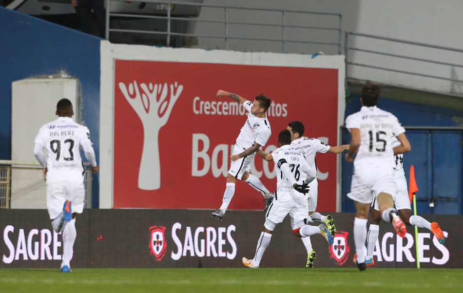 Futebol na Terrinha: Jovem atacante revelado pelo Internacional é um dos jogadores da moda em Portugal