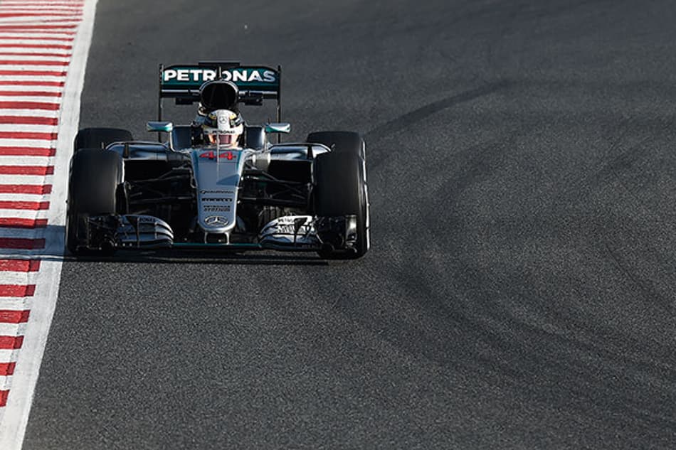 Hamilton aprova nova asa dianteira da Mercedes