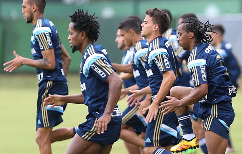 Palmeiras relaciona 21 jogadores para pegar a Ferroviária; veja lista