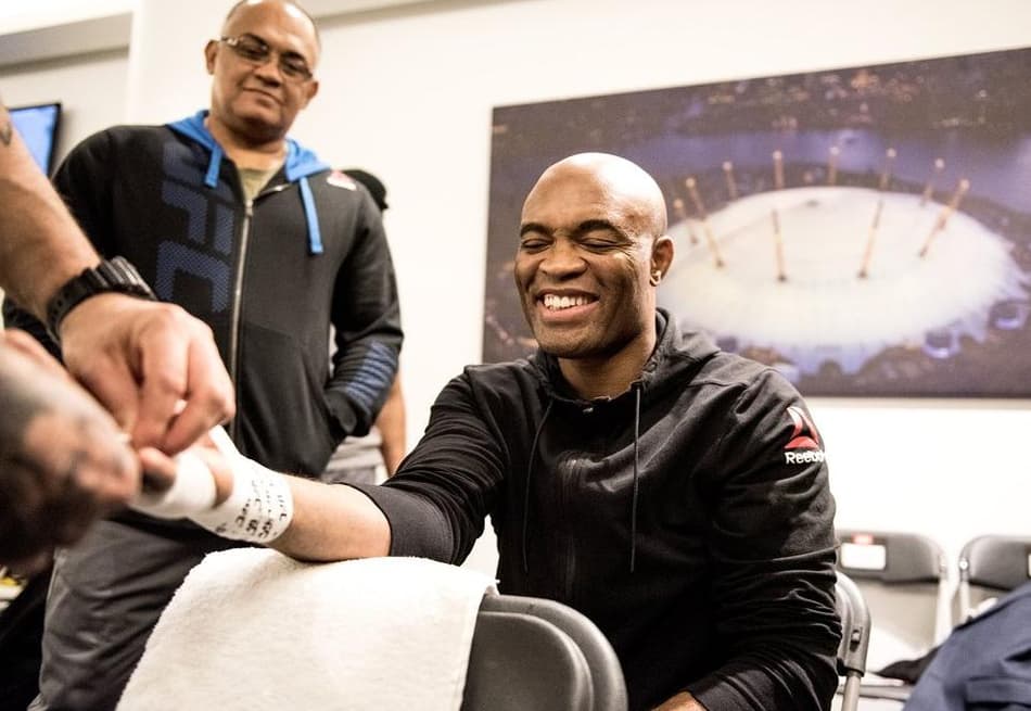 Anderson Silva já retorna aos treinos depois de derrota para Bisping