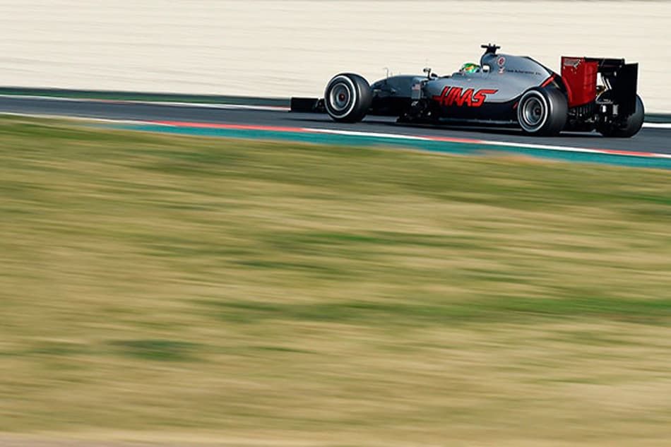 Haas não faz questão de contratar piloto americano