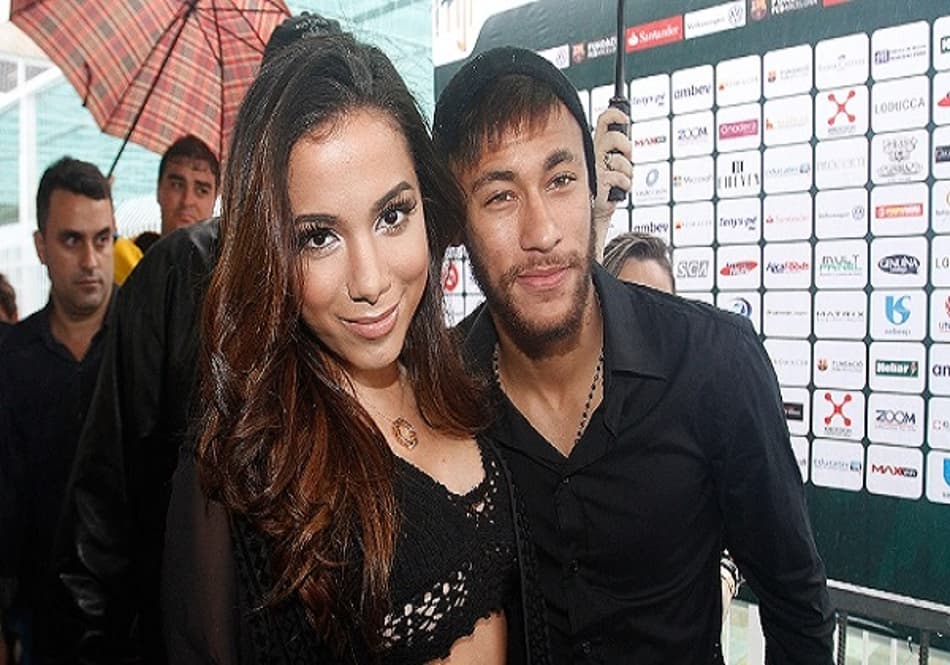 Neymar posta nova música de Anitta em rede social