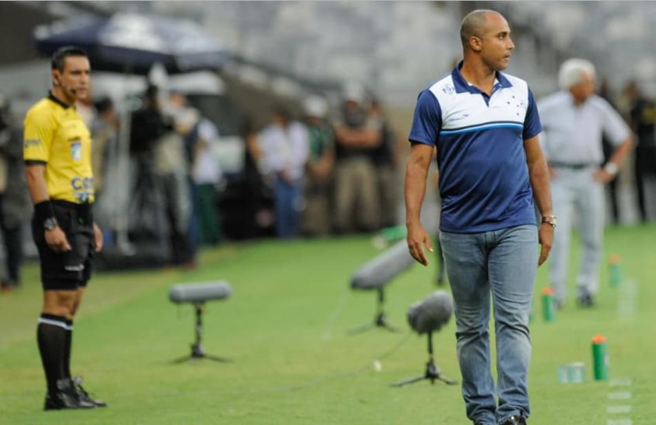 Cruzeiro tenta manter primeira colocação em duelo com Villa Nova