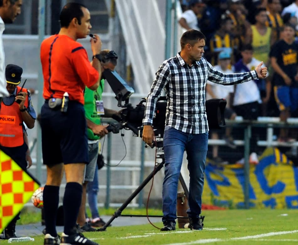 Apaixonado pelo Central, técnico tenta deixar “loucura” no passado
