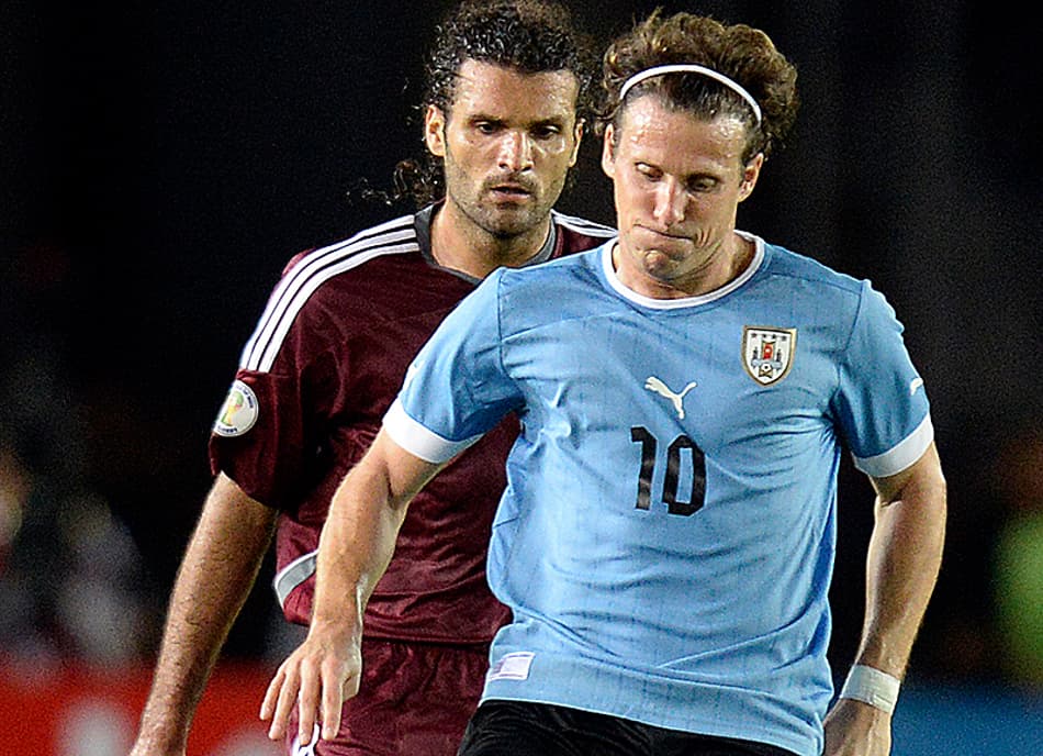 Atlético-PR confirma Rafael Galhardo, mas desiste de Forlán: “Não vai dar tempo”