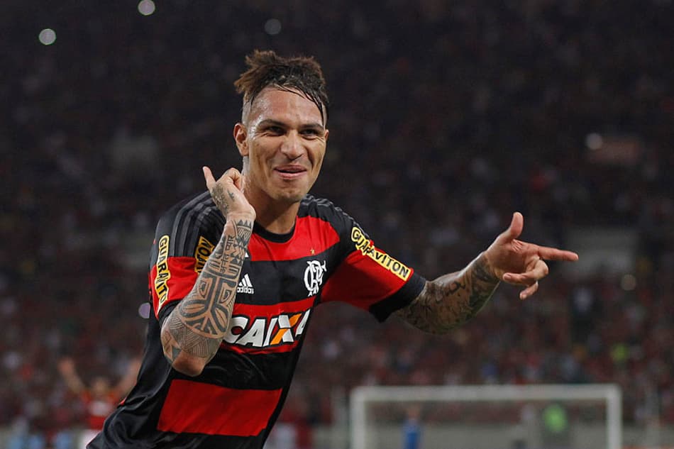 Números da Bola: Guerrero a um gol de entrar para a história do Flamengo