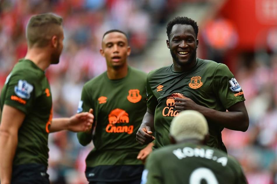 Veja imagens do Everton