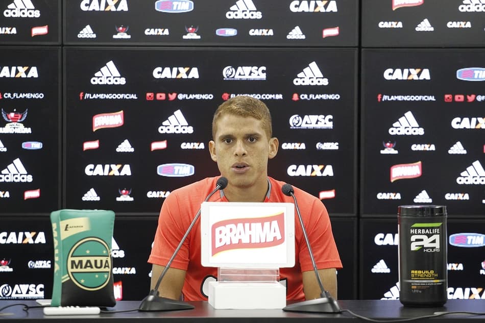Cuéllar comemora bom início e fica surpreso com Fla: ‘Nunca vivi isso’