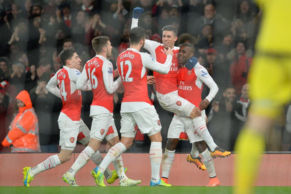 ACOMPANHE: Sonhando com o título inglês, Arsenal recebe o Swansea
