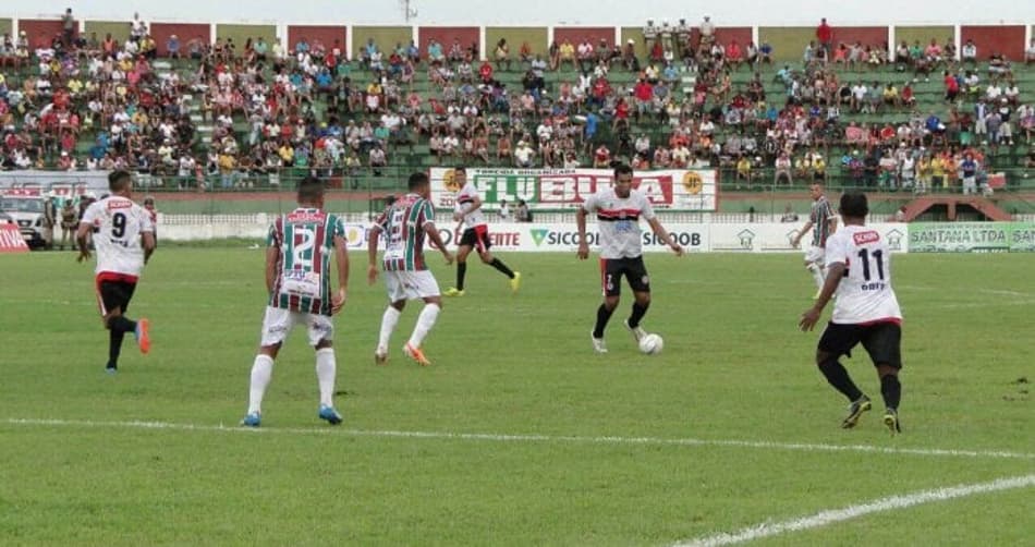 Flamengo de Guanambi e Fluminense de Feira de Santana (Foto: FBF)