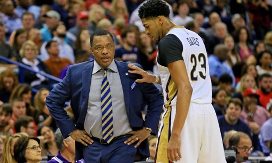 Dirigente do New Orleans Pelicans nega rumores e reforça apoio a Alvin Gentry