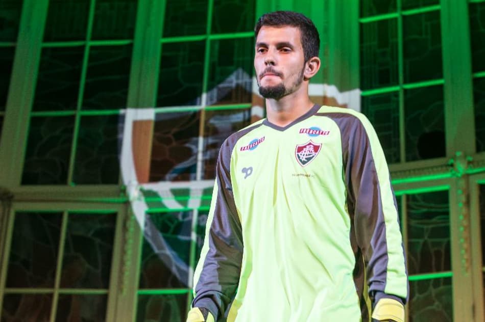 Fluminense abre processo contra a Dryworld por rescisão de contrato