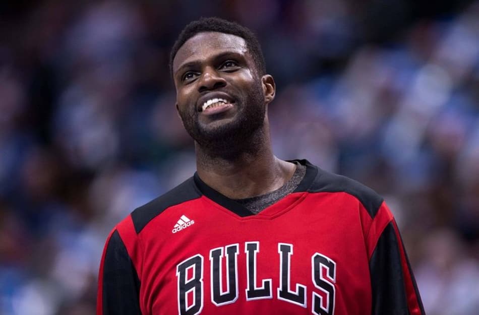 Sem reforços de peso, Oklahoma City Thunder fecha com pivô veterano