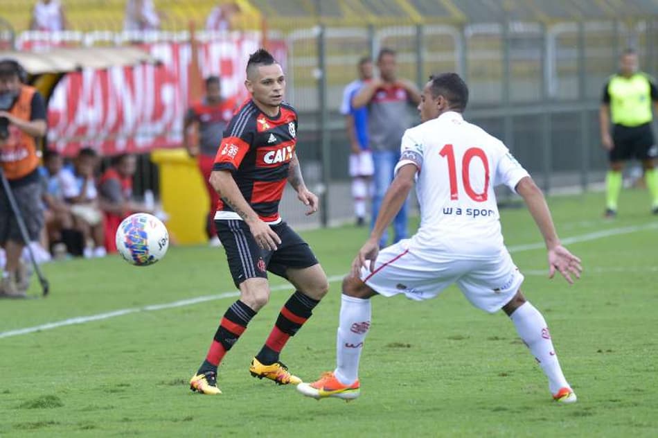 AO VIVO! Com novidades, Fla recebe o Bangu no Raulino de Oliveira