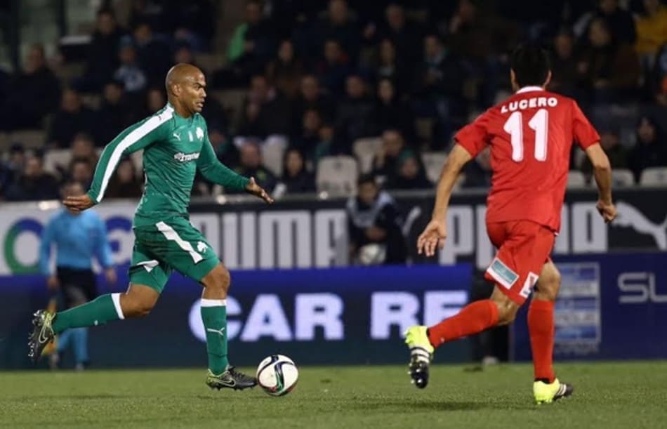 Rodrigo Moledo durante a vitória do Panathinaikos sobre o Atromitos Athinon neste domingo (Foto: Divulgação)
