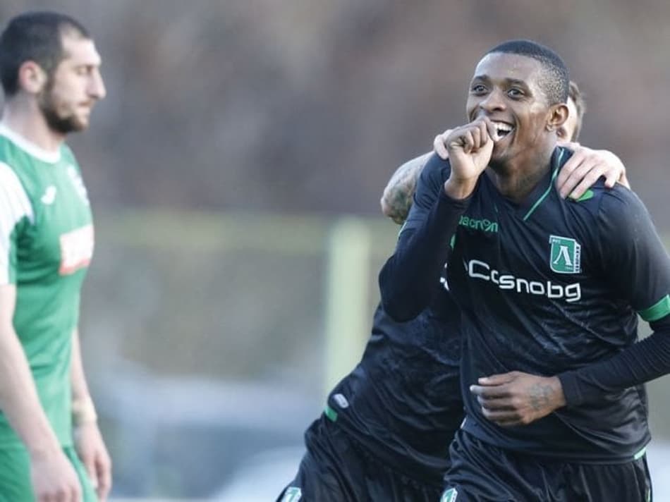 Brasileiro marca dois gols e comemora boa fase na Bulgária