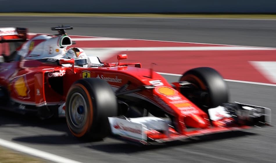 Bernie Ecclestone quer Ferrari lutando pelo título