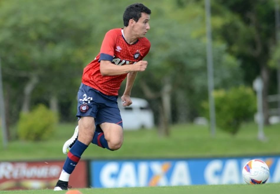 Com Autuori observando, Atlético-PR busca a classificação na Liga