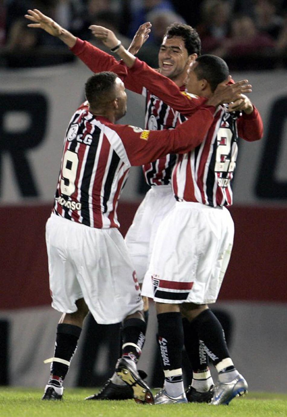 Fotos: Tricolor só venceu uma contra argentinos fora, e a vítima foi o River