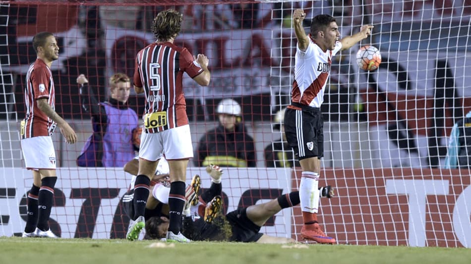 São Paulo sai na frente, mas Denis falha e cede o empate. Siga o pós-jogo