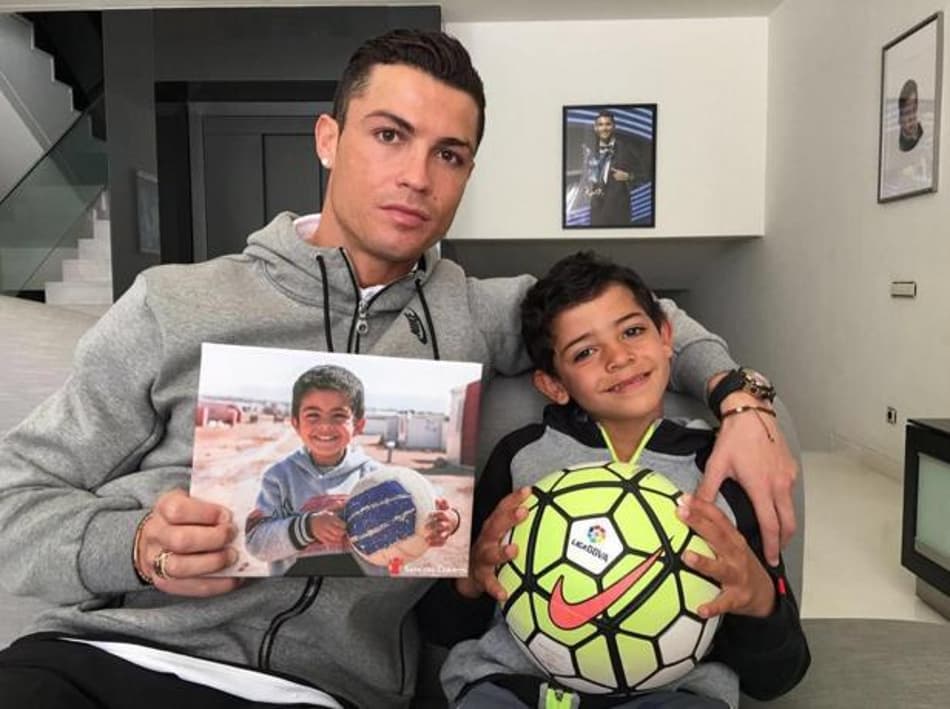 CR7 se engaja em campanha em prol de crianças vítimas da guerra na Síria