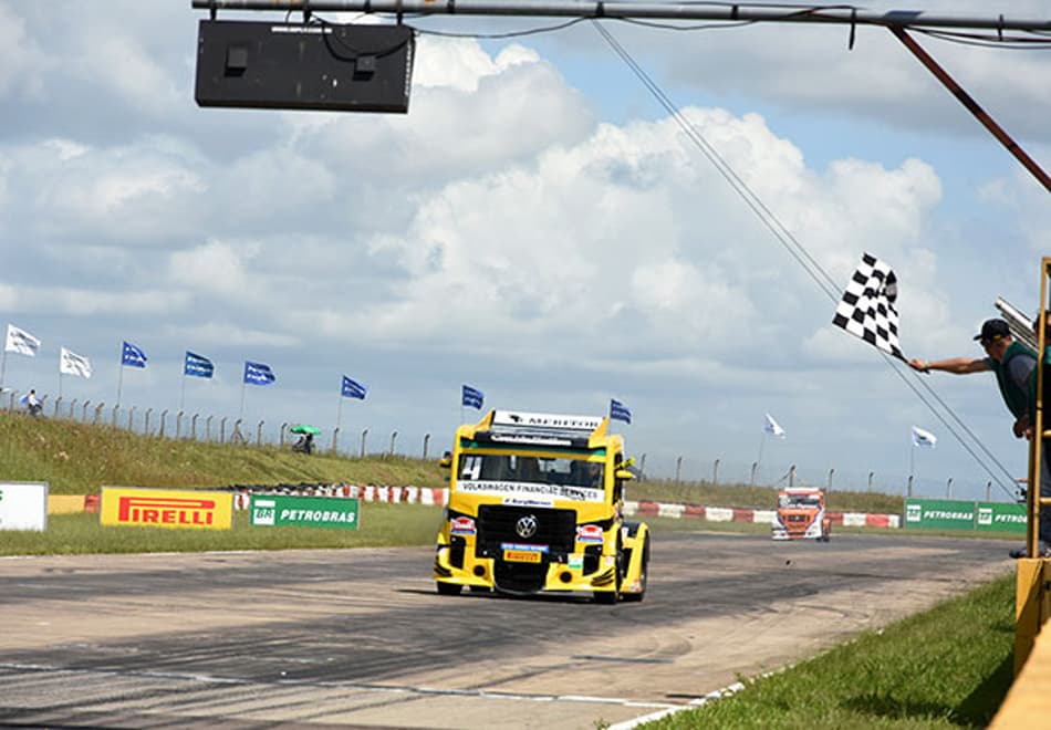 F-Truck: Felipe Giaffone vence de ponta a ponta na abertura da temporada 2016