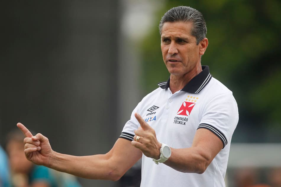 Jorginho elogia função tática de Jorge Henrique e pede mais gols do Vasco
