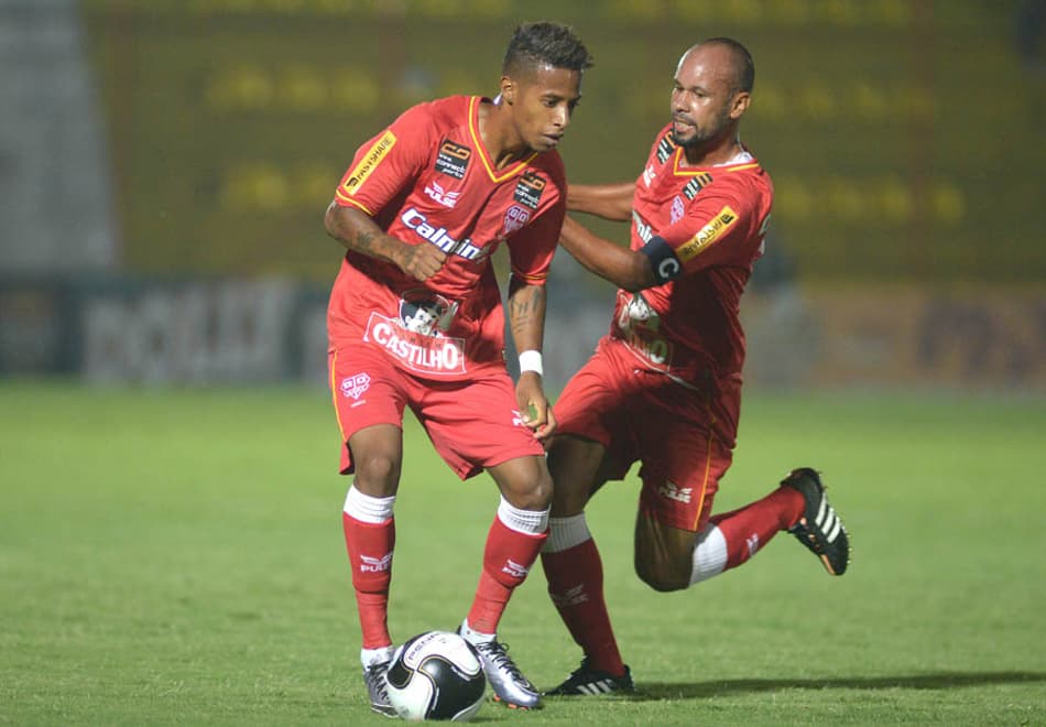 Após quedas de energia, São Bernardo empata nos acréscimos