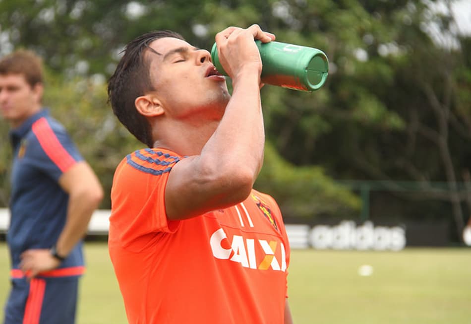 Johnathan vai para fase de transição e deixa departamento médico do Sport vazio