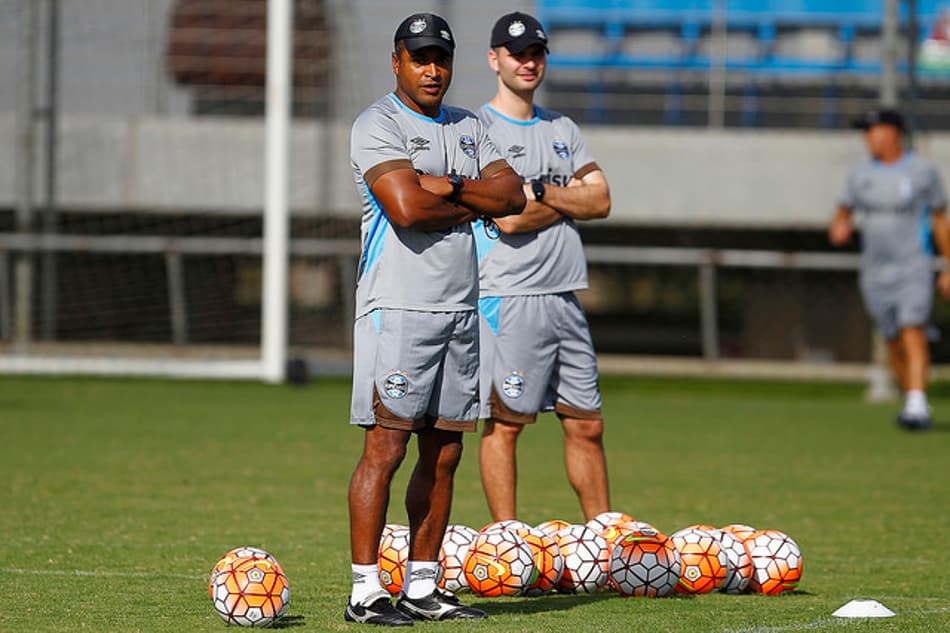 Roger Machado comandará o Grêmio em Buenos Aires nesta terça-feira (Foto: Lucas Uebel/Grêmio)