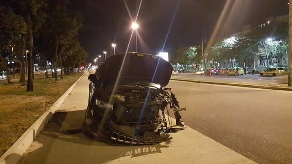 Andrezinho, do Vasco, sofre acidente de carro na Barra da Tijuca, no Rio
