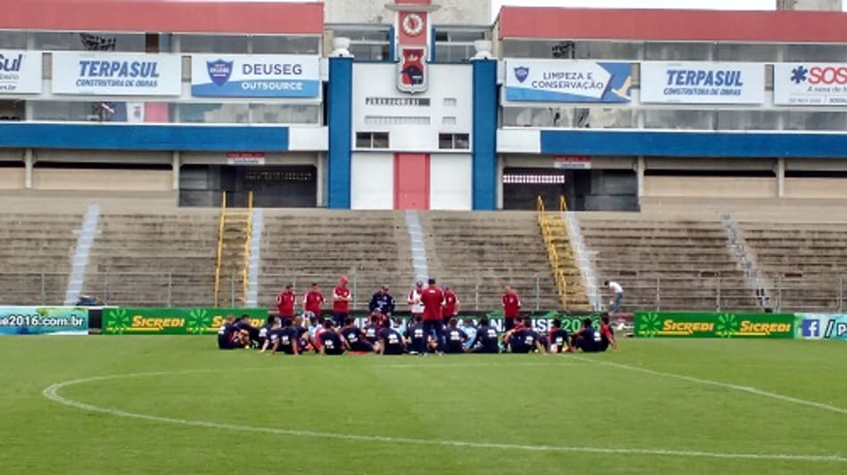 Tropeço em casa faz Paraná desistir de poupar jogadores no fim da primeira fase