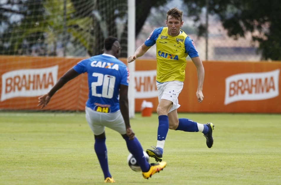 Mayke ou Fabiano? Deivid não sabe quem atuará diante do América-MG