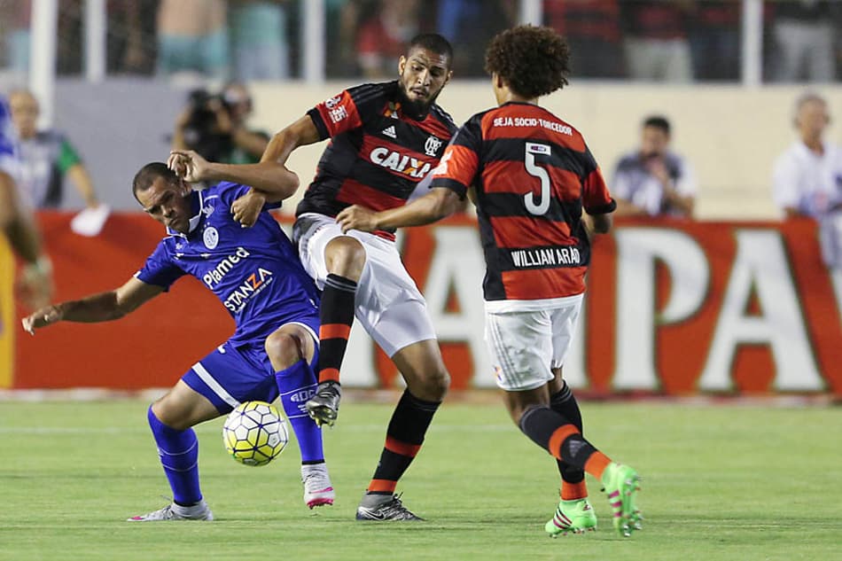 ATUAÇÕES: Fla não passa confiança e joga muito mal na estreia da Copa BR