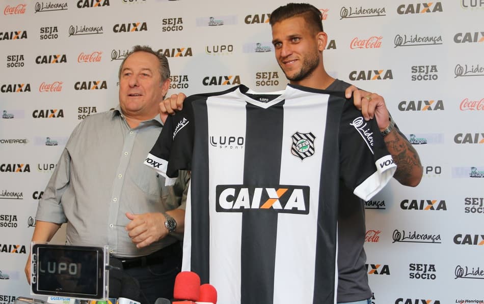 Rafael Moura é o novo reforço do Figueirense (Foto: Divulgação / Site Oficial do Figueirense)