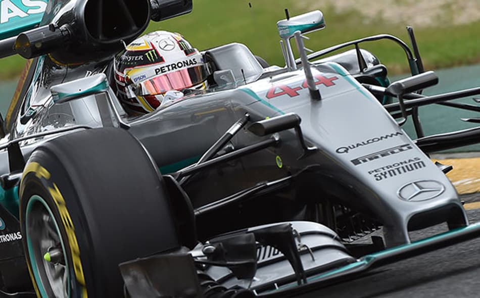 Hamilton lidera último treino livre em Melbourne