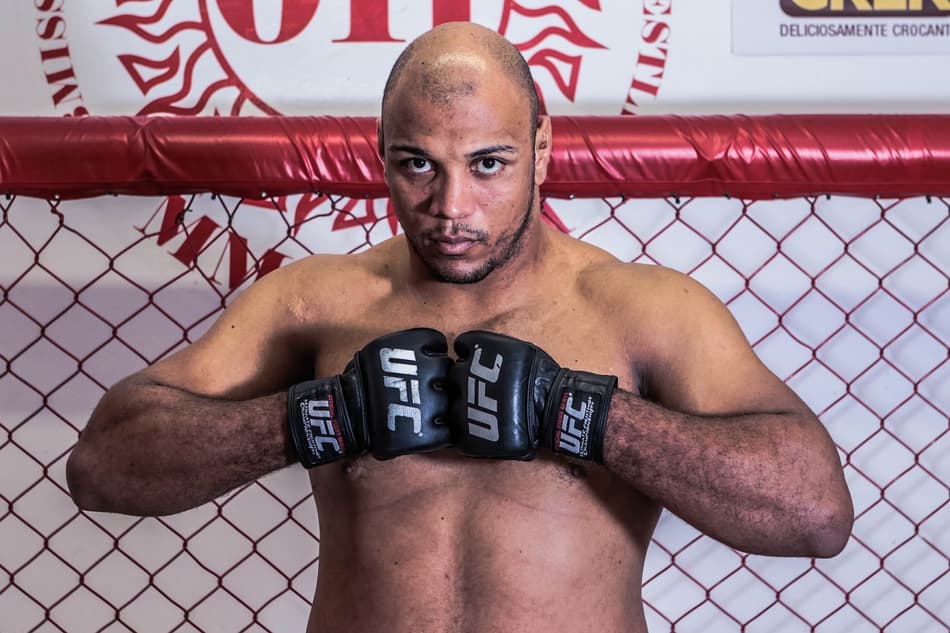 Pezão promete show de ‘trocação’ no UFC 197 de olho em bônus