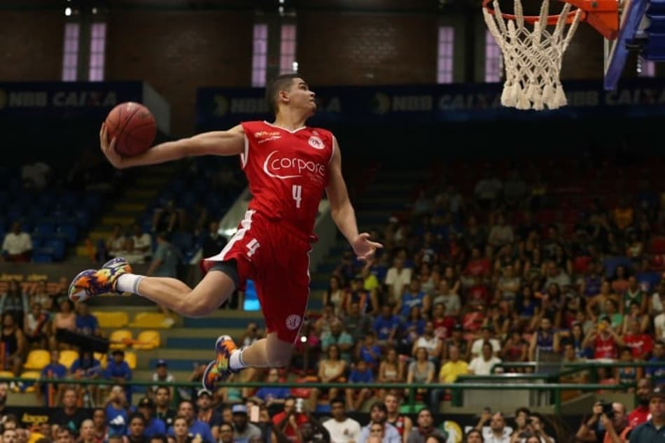 Mogi voou para conquistar o título do Torneio de Enterradas, em Mogi das Cruzes (Foto: Divulgação/NBB)