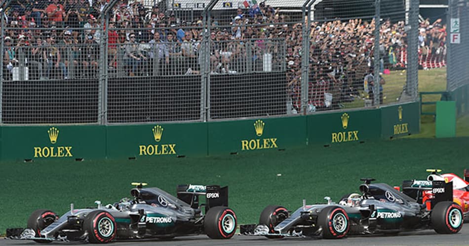 Rosberg pede desculpa por toque em Hamilton na largada