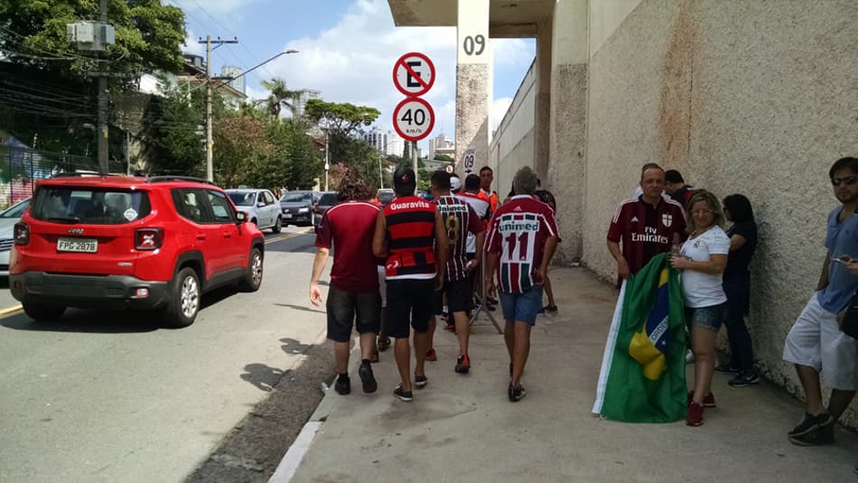 Diferente de clássicos paulistas, clima é de harmonia entre torcedores de Fla e Flu