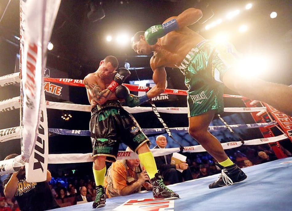 Esquiva Falcão (Foto: Divulgação/Top Rank Boxing)
