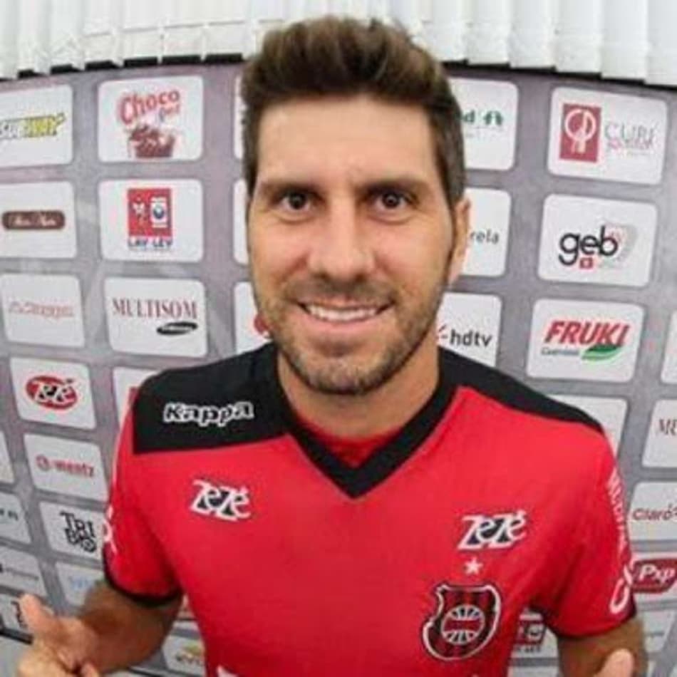 Zagueiro do Brasil de Pelotas crê em jogo equilibrado com Novo Hamburgo