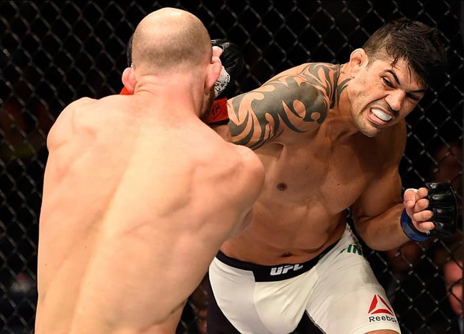 Viscardi Andrade comemora terceira vitória no Ultimate (FOTO: Divulgação)
