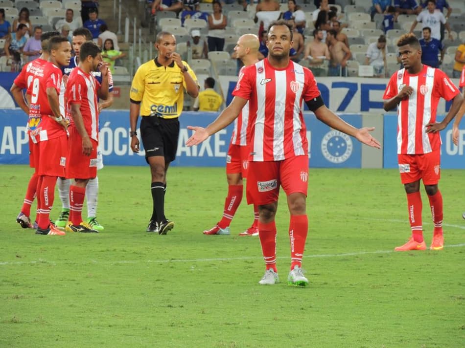 Crise! Jogadores do Villa Nova entram em greve por atraso salarial