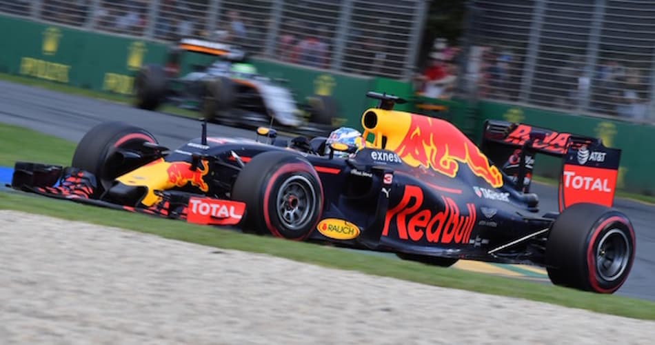 Red Bull pode manter motor da Renault em 2017