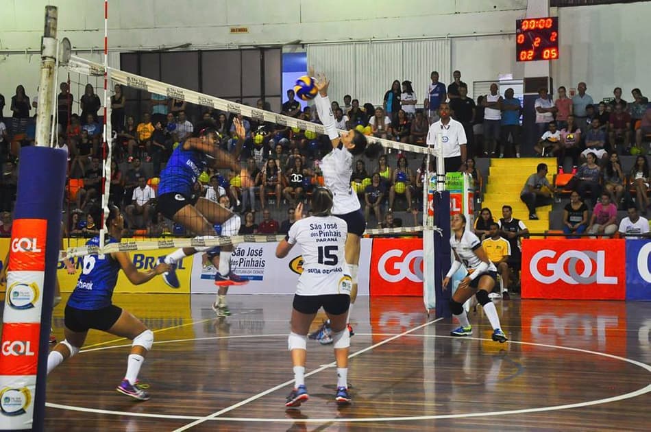 Ginásio Ney Braga, em São José dos Pinhais, receberá a seletiva feminina (Foto: Divulgação)