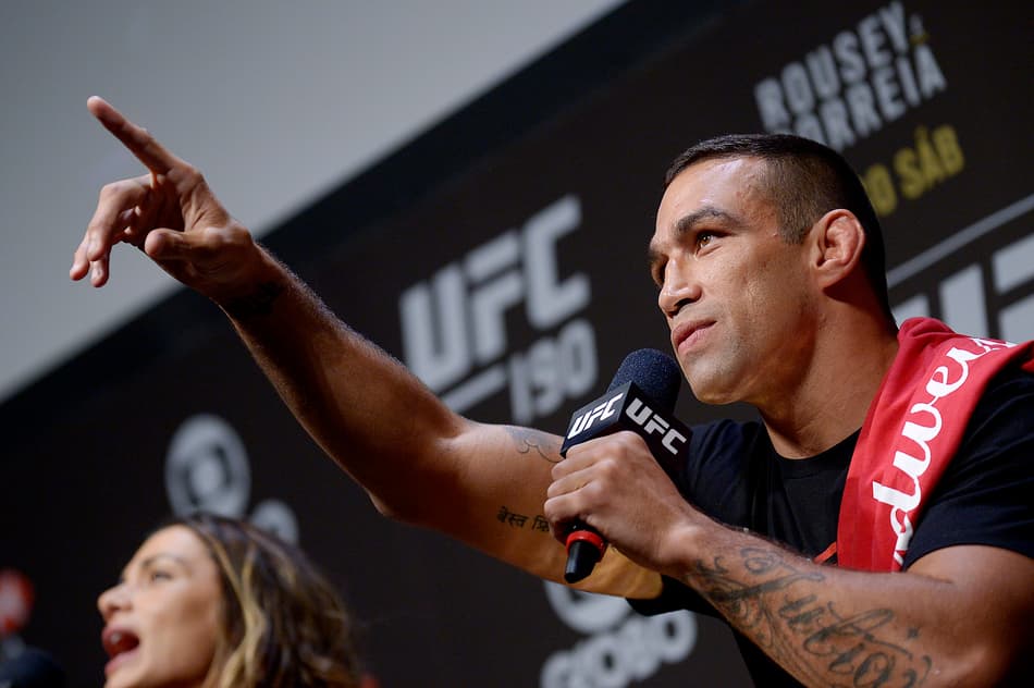 Werdum prega respeito a Miocic, mas avisa: ‘Ele tem que se preocupar’