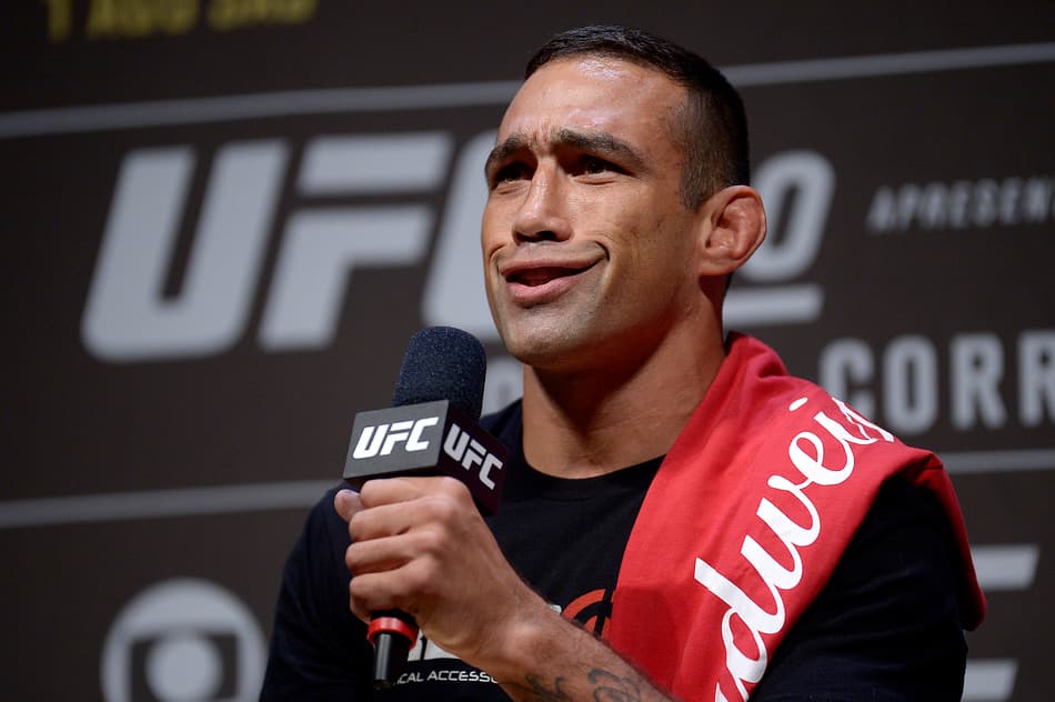 ‘McGregor se emocionou, falou muito e não é tudo isso’, critica Werdum